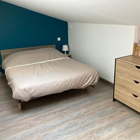 Studio Meuble Du Bourg Puymiclan Экстерьер фото