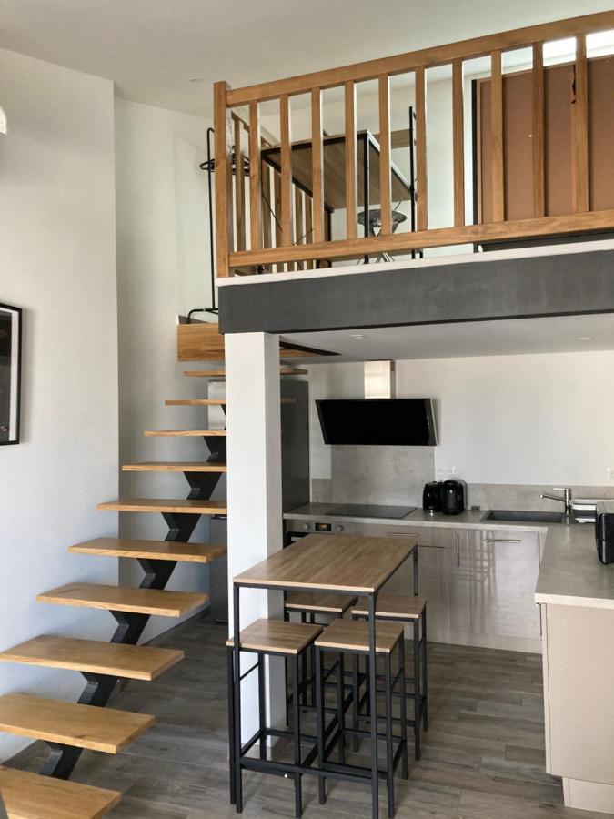Studio Meuble Du Bourg Puymiclan Экстерьер фото