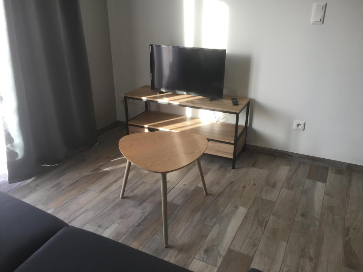 Studio Meuble Du Bourg Puymiclan Экстерьер фото